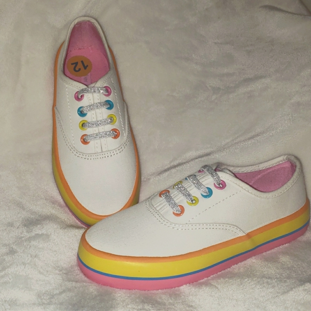 Girls slip on canvas sneakers